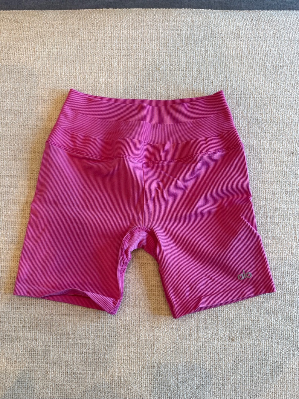 ALO Yoga High-Waist Ribbed Biker Shorts - Pink